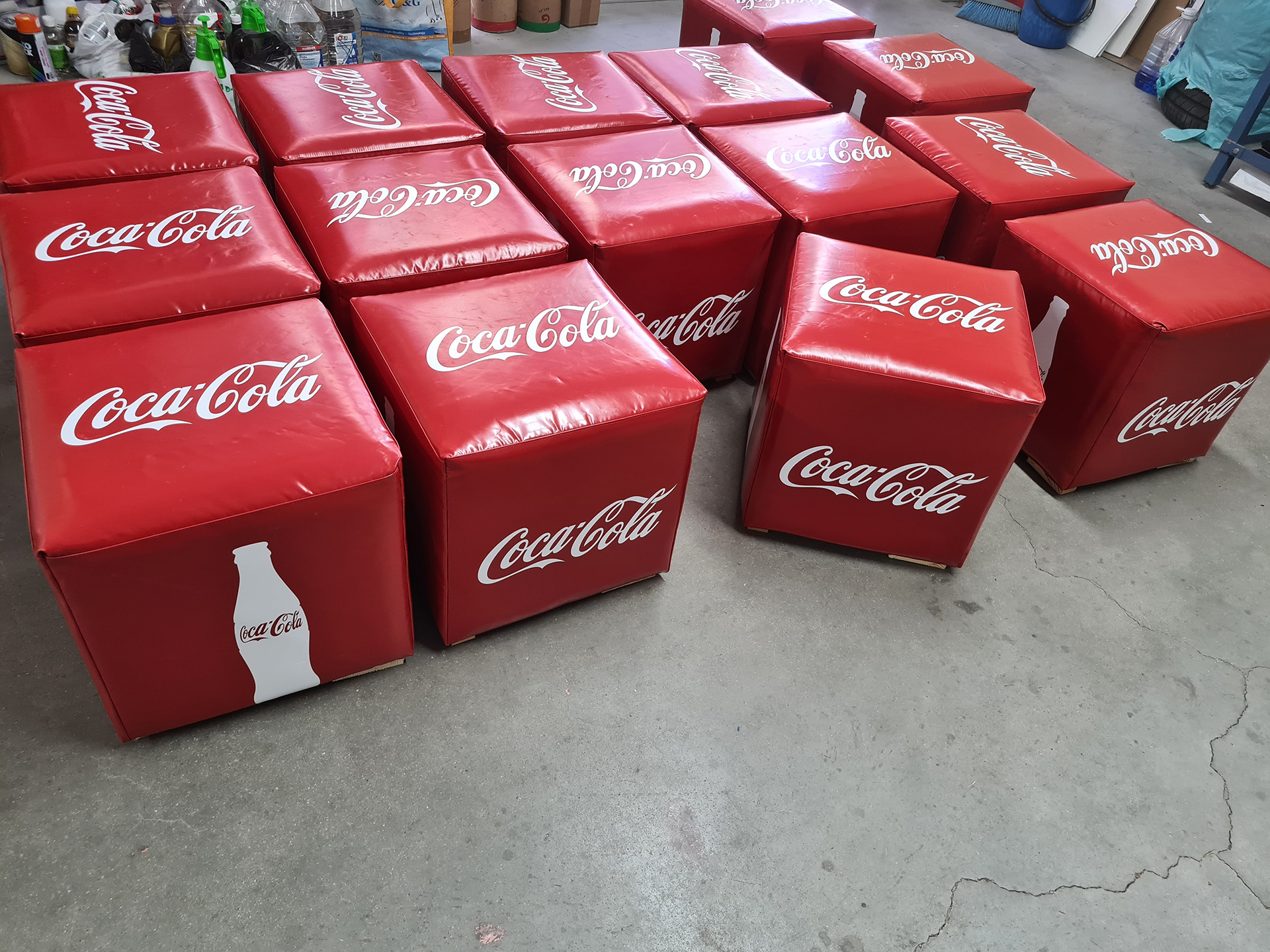 Рекламни табуретки Coca Cola