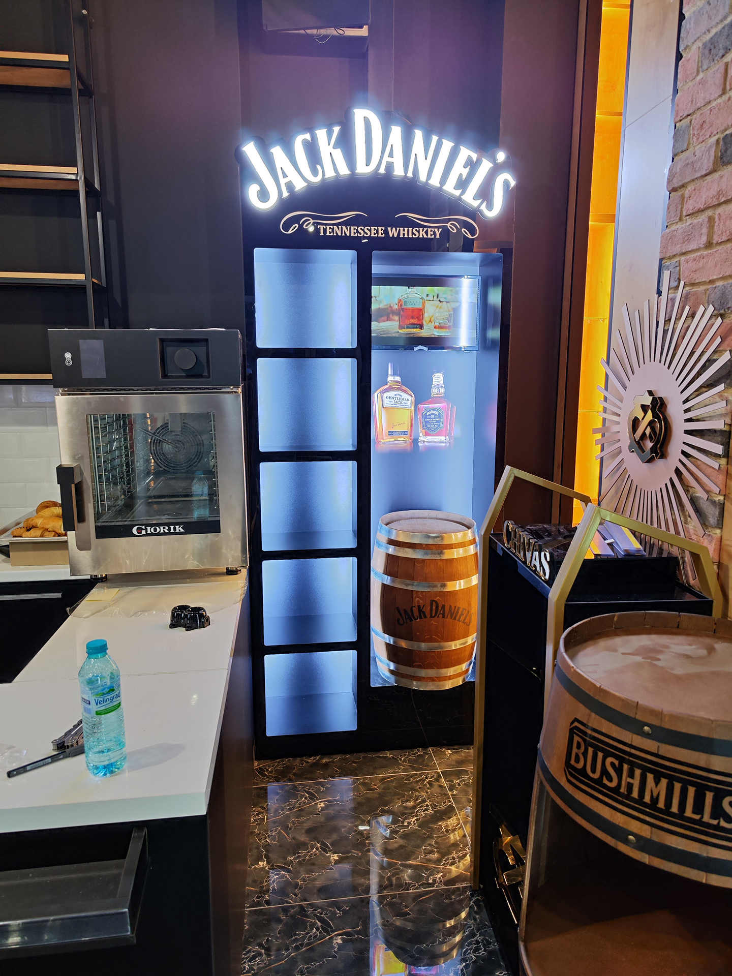 Стелаж Jack Daniel's